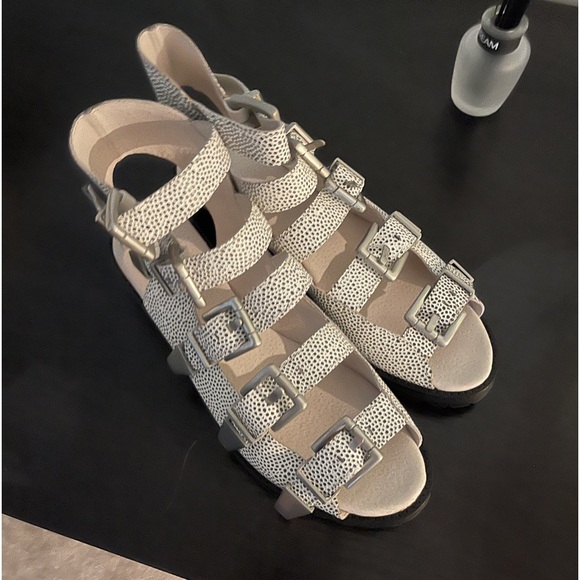 NWT Bronx Toss Army Sandals Size 8 - Picture 3 of 7